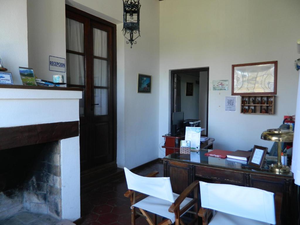 Hostal El Cerrito San Lorenzo Exterior photo